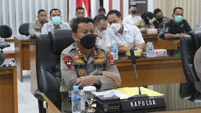 Kapolda Banten Hadiri Peringatan Hari Anti Korupsi Sedunia Melalui Vicon