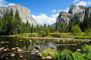 https://commons.wikimedia.org/wiki/File:Valley_View_Yosemite_August_2013_002.jpg
