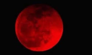 انشقاق القمر في سورة القمر هو القمر الدموي الأحمر وليس الانفلاق الى فلقتين او الانشطار الا شطرين او الانقسام الى قسمين