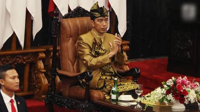 Luhut Tanya Alasan Jokowi Harus Turun; Emang Mau Presiden Seumur Hidup?