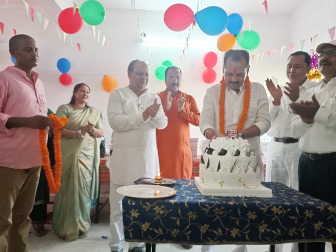 कस्तूरबा गांधी आवासीय विद्यालय में पंकज मिश्रा ने मनाया अपना जन्मदिन