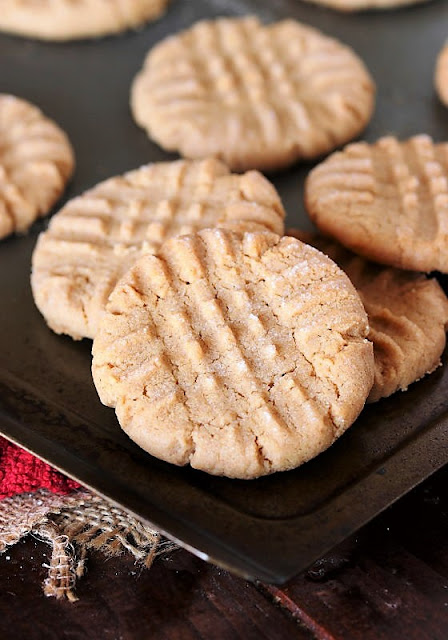 4-Ingredient Flourless Peanut Butter Cookies Image