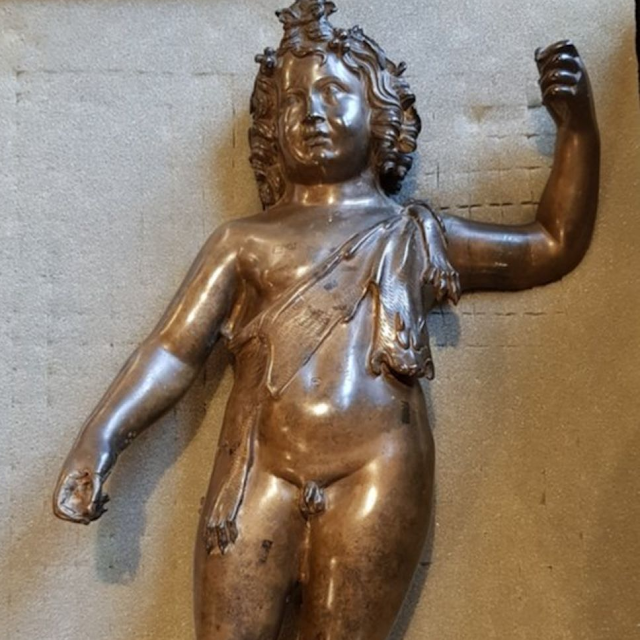 Το μπρούτζινο αγαλματίδιο του θεού Διονύσου χρονολογείται από τον 1ο αιώνα. [Credit: Arthur Brand]