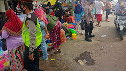 Patroli Prokes Polsek Kandanghaur Polres Indramayu Sasar Pasar