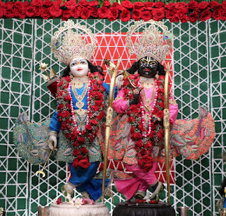 विजयदशमी के उपलक्ष्य में  श्री कृष्ण बलराम मंदिर ने मनाया दशहरा उत्सव