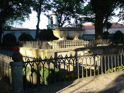 The tomb of Lieutenant General Sir John Moore in the Jardines de San Carlos in A Coruña Spain on the 2nd of May 2006