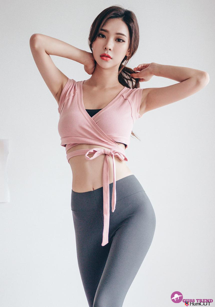 chiếc quần legging giúp bạn kheo đôi chân dài