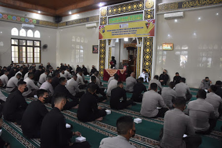   Perteguh Keimanan, Polda Riau Gelar Isra' Mi'raj di Masjid An Nur