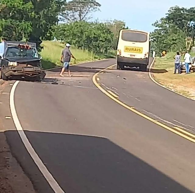 Idoso de 71 anos fica ferido em acidente entre dois carros na Estrada Vicinal José Olímpio de Alcântara