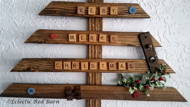 Christmas Wooden Tree. Share NOW. #christmasdecor #woodentree #christmasdecorations #eclecticredbarn