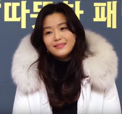 Jun Ji-HYUN is one of the most beautiful women in the world with soft look.