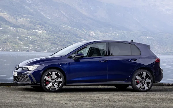 VW Golf GTE Mk8 por R$ 268 mil seria uma boa opção para o Brasil?