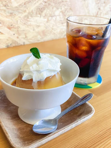 新小岩『coffee//bar zeroya ゼロ屋』 エビハラ養鶏場ミネ卵のプリンとアイスコーヒー