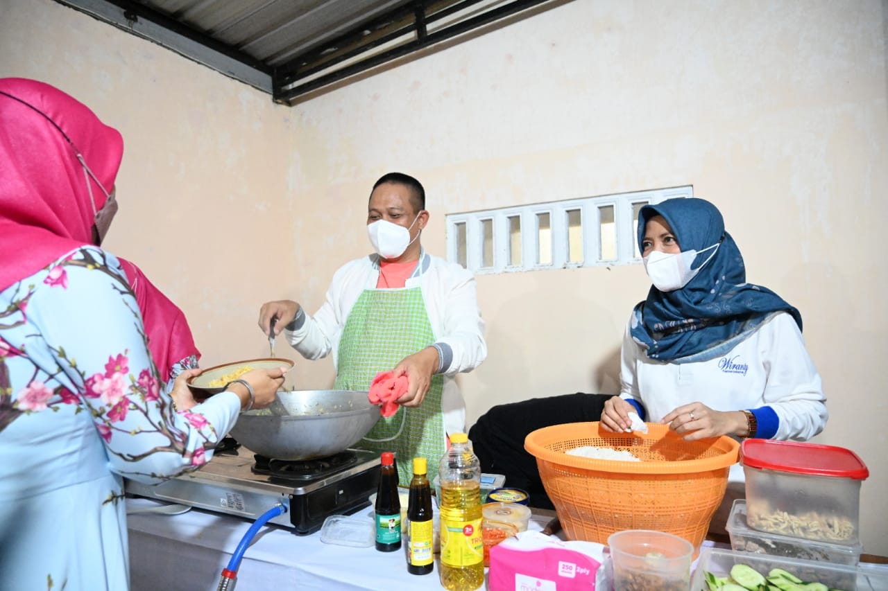 Kerap Masak Nasi Goreng untuk Warga, Bupati Kebumen Ingin Ikut Lomba MasterChef