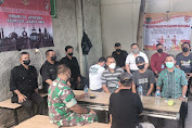 Komsos Babinsa Koramil 01/Jatinegara Ngopi Bareng di Kampung Pancasila 