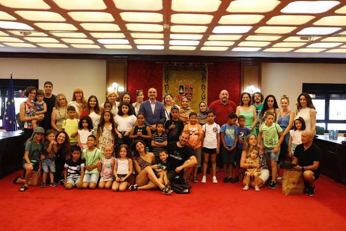 Los plenos municipales de ayuntamientos de la comunidad de Madrid reciben a los pequeños embajadores saharauis