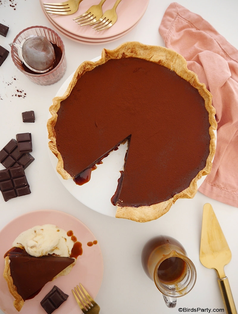 French Salted Caramel and Chocolate Tart Recipe - quick, easy and delicious tarte dessert recipe to make for Valentine's day dinner party for two! by BirdsParty.com @BirdsParty #chocolatetart #saltedcaramel #valentinesdaydessert #dessertfortwo #frenchchocolatetart #chocolatetarte #tartechocolat #recipe #frenchpastry