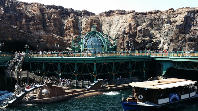 tokyo disneysea 20000 leagues under the sea