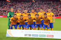 F. C. BARCELONA - Barcelona, España - Temporada 2015-16 - Ter Stegen, Pedro, Mascherano, Adriano, Bartra y Vemaelen; Messi, Alves, Luis Suárez, Sergi Roberto y Rafinha - ATHLETIC CLUB DE BILBAO 4 (San José y Aduriz 3) F. C. BARCELONA 0 - 14/08/2015 - Supercopa de España, partido de ida - Bilbao, Vizcaya, estadio de San Mamés