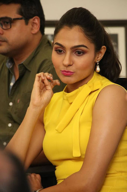 Andrea Jeremiah Photos In Sleeveless Yellow Top 36