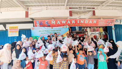 Bahagiakan Puluhan Anak Yatim dan Dhuafa, Pemuda Muhammadiyah bersama Lazismu Belanja Baju Lebaran 