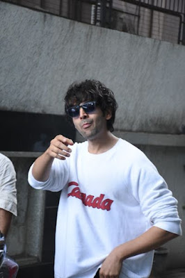 Kartik Aaryan spotted in Bandra