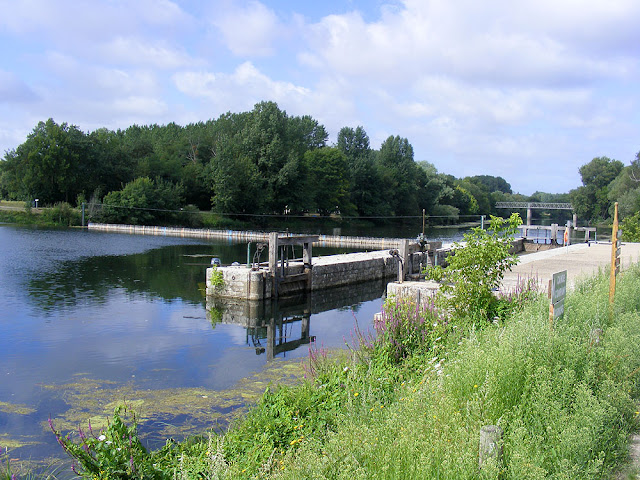 Needle weir on the Cher, Indre et Loire, France. Photo by Loire Valley Time Travel.