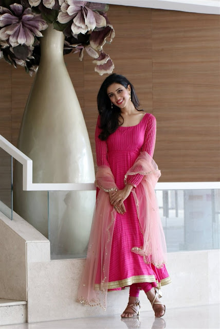 Actress Riya Suman Looking Beautiful In Pink Dress 11