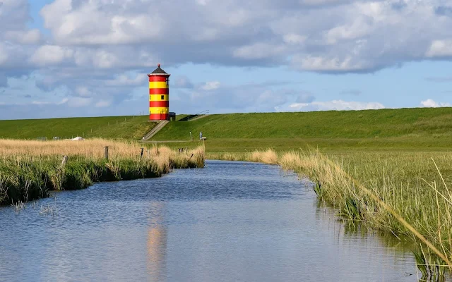 Pilsum Lighthouse