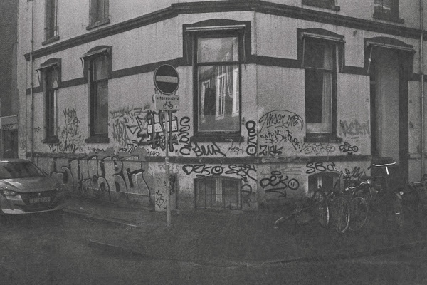 Overdadige graffiti op woningen, Arnhem
