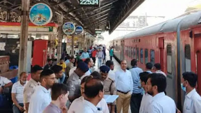 ट्रेन मे अंडाकरी खा कर 40 यात्री हुए बीमार कानपुर सेंट्रल पर गाड़ी पहुँचते ही डॉक्टरों की टीम ने किया चेकअप l
