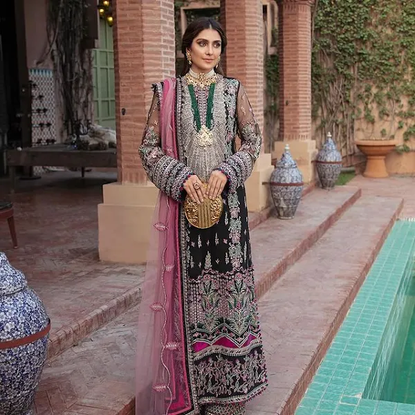 Ayeza Khan Ethereal Looks donned in Afrozeh Hayat bridal collection
