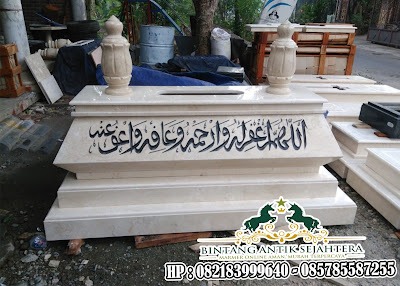 Makam Bokoran Tumpuk Marmer Kaligrafi