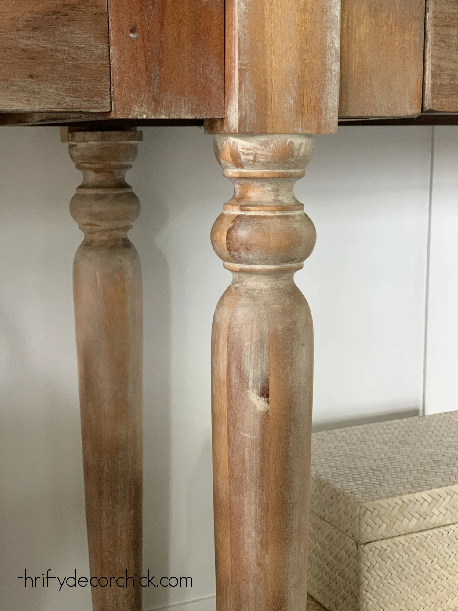 Everett sofa table legs