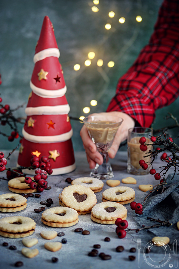 Linzer sa kremastim punjenjem od kafe