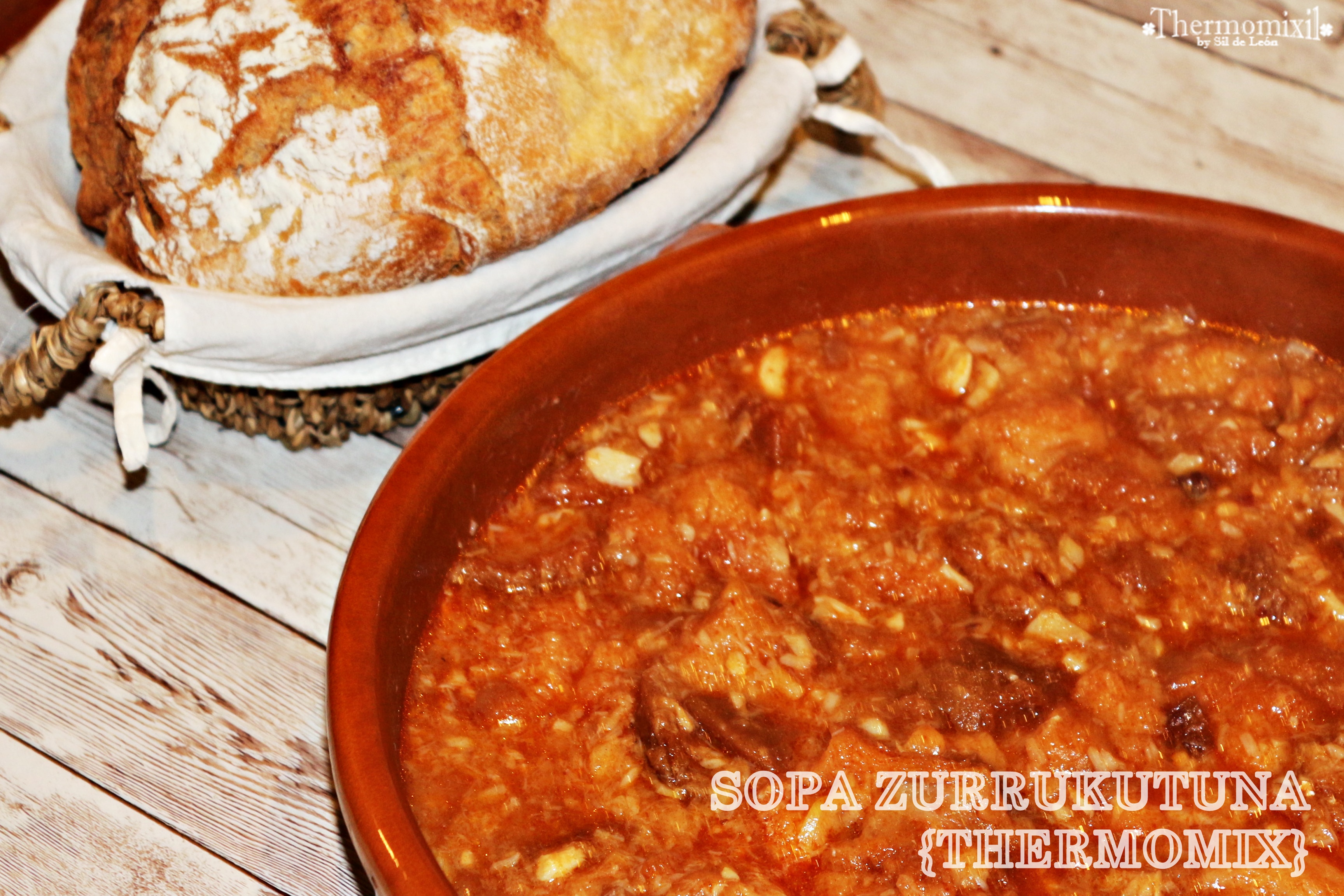 SOPA-ZURRUKUTUNA-CON-THERMOMIX-{CON-PAN-AJO-Y-BACALAO}-BUENÍSIMA