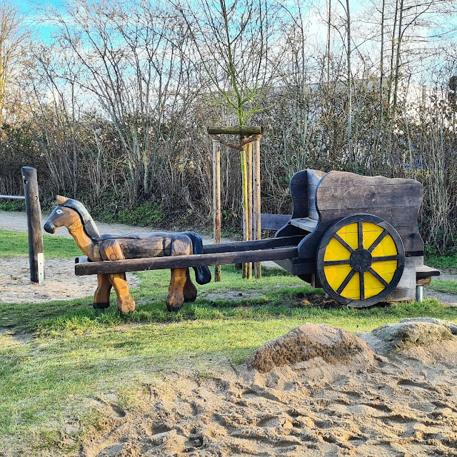 Drei Spielplätze mit Ritterburg in Kiel und Umgebung. Im Kieler Umland und in Schleswig-Holstein gibt es tolle Plätze für Kinder zum Spielen, die das Thema Ritter und Burgen aufgreifen!