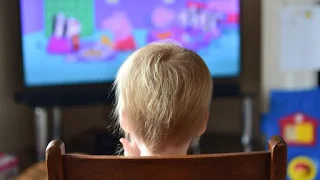 يحب الأطفال الأفلام التلفزيونية