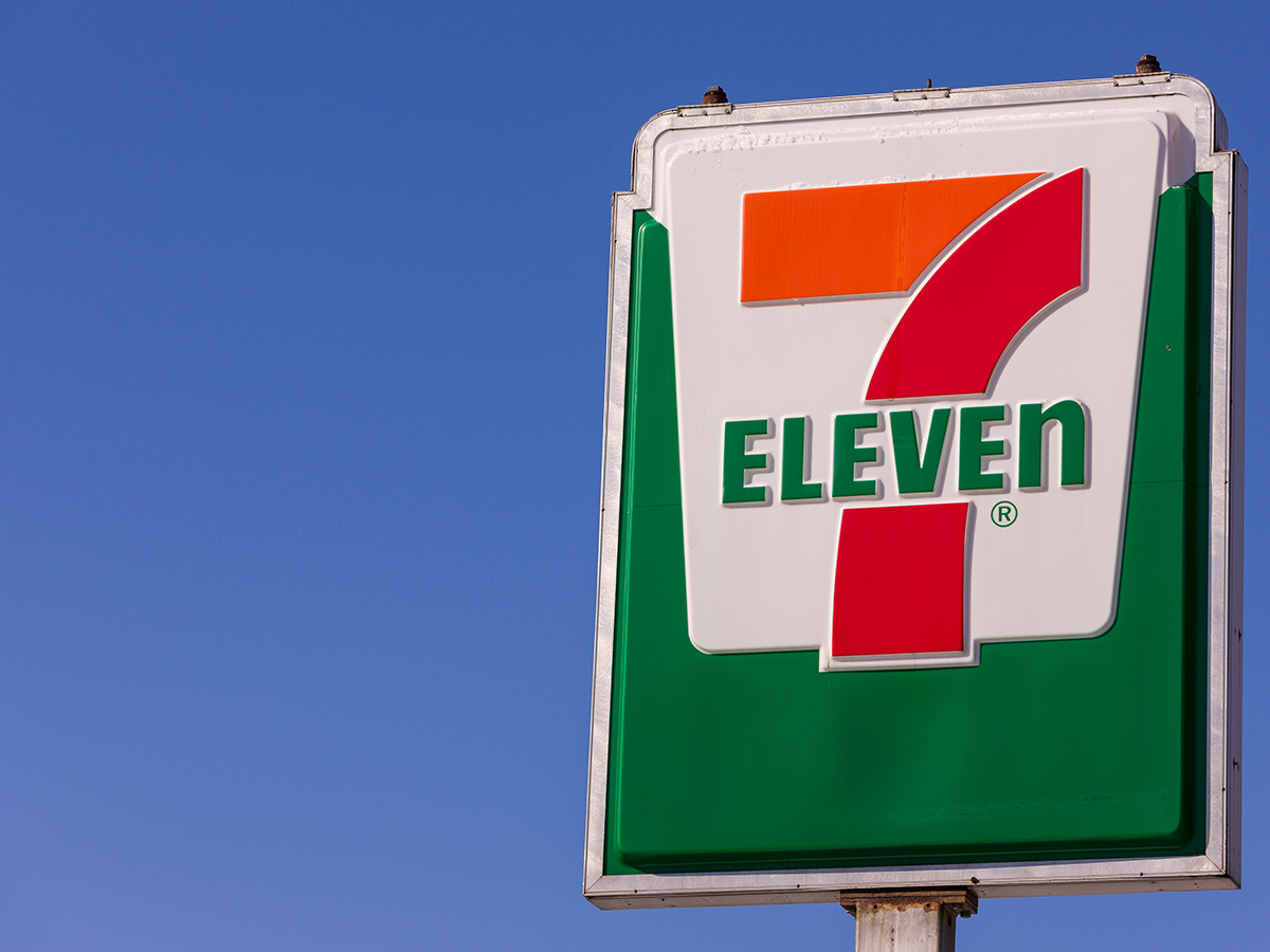 7-Eleven clerk fatally shoots customer inside store