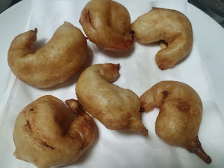 Deep fried golden prawns in a plate