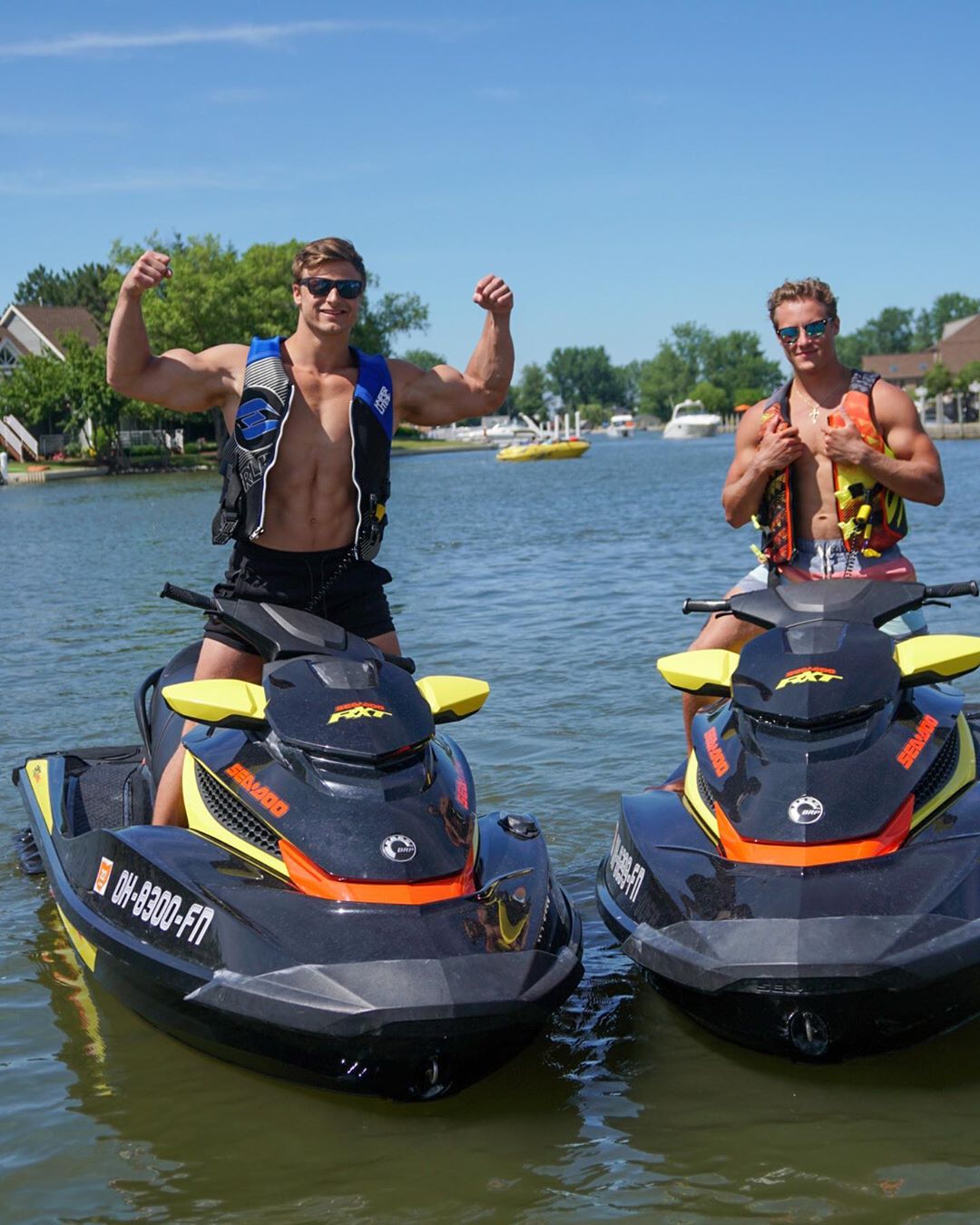 sexy-strong-muscle-guys-summer-fun-hot-college-bros-water-skijet-dudes