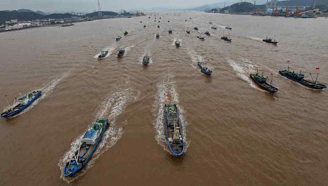 Frota pesqueira de alto mar sai de Taizhou, para um ano de pesca em águas remotas