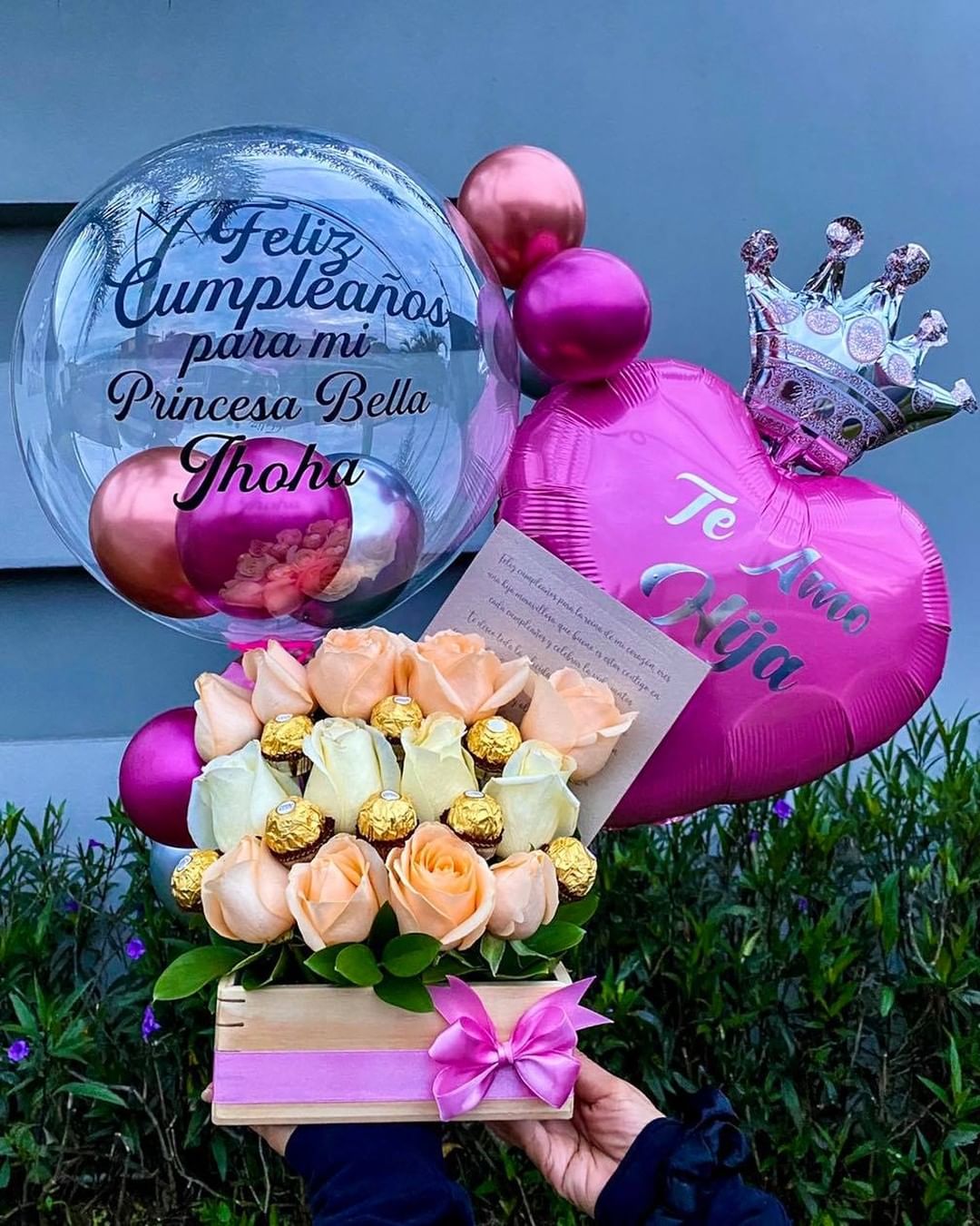 Cajas sorpresa con globos para cumpleaños a domicio