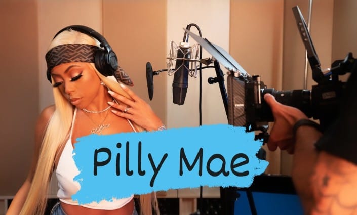 Pilly Mae : Captures the best of the hip-hop culture through her captivating blend of modern hip-hop