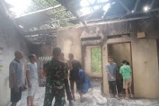 Polsek Megamendung Polres Bogor  Cek Lokasi TKP Kebakaran Rumah Warga di Desa Megamendung Bogor.