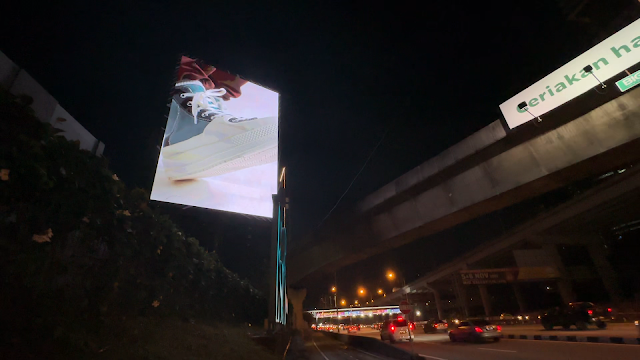 Converse Ad Federal Highway Digital Screen Advertising Malaysia Digital Out of Home Advertising Kuala Lumpur