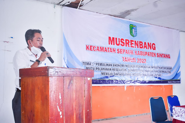 SEKRETARIS BAPPEDA WAKILI BUPATI SINTANG HADIRI MUSRENBANG TINGKAT KECAMATAN SEPAUK