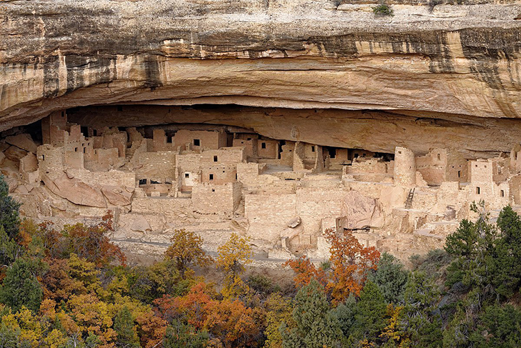 cliff-palace-cung-dien-xay-trong-vach-da-o-my-2