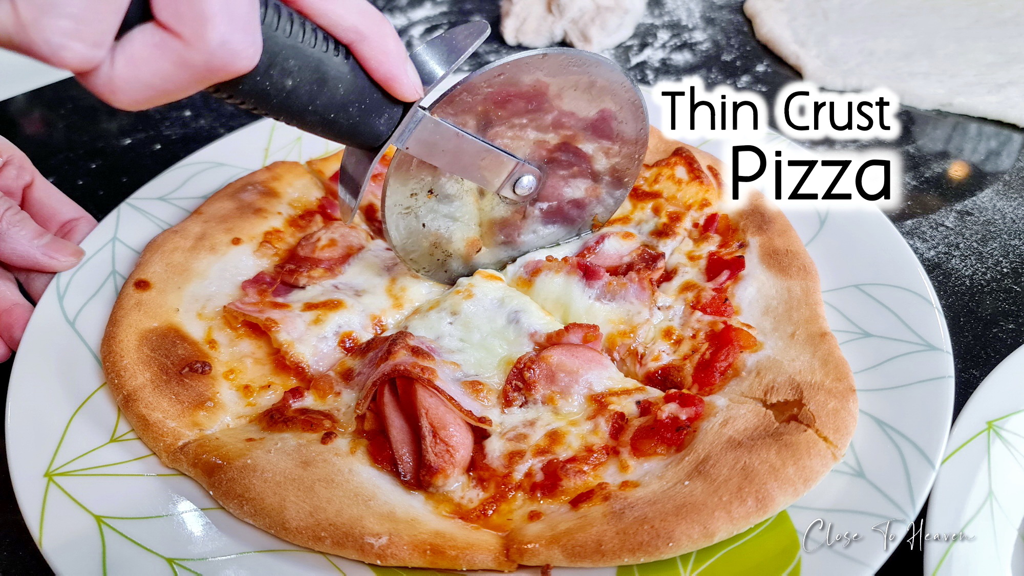 Thin Crust Pizza พิซซ่าแป้งบาง ครัสท์กรอบ
