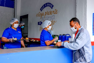 Vinicius Claussen inaugura o Café Popular de Teresópolis